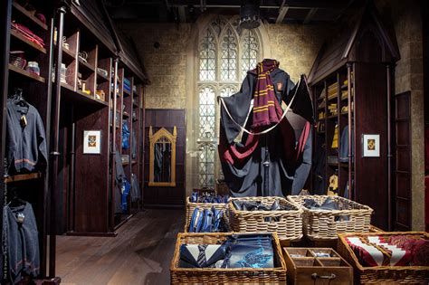 Wizarding World – Warner Bros. Shop .
